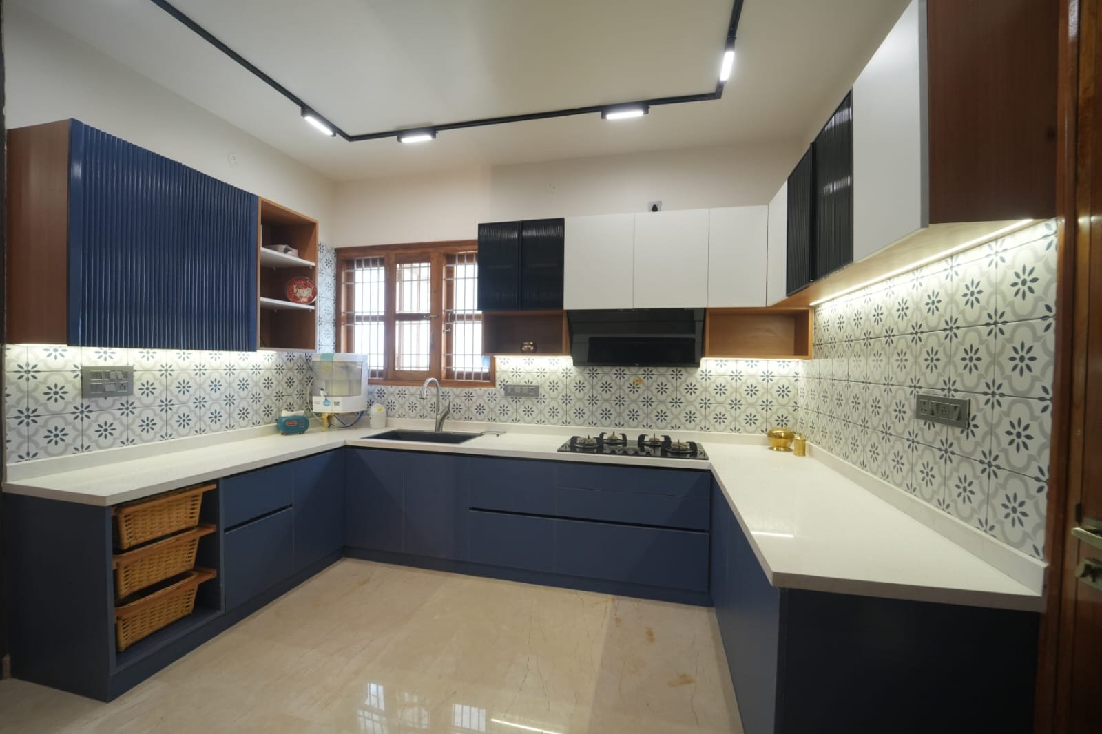 MODULAR KITCHEN